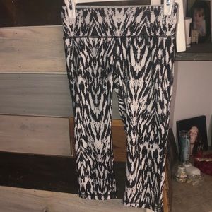 3/4” length Zebra Pattern Leggings - Sz Xs